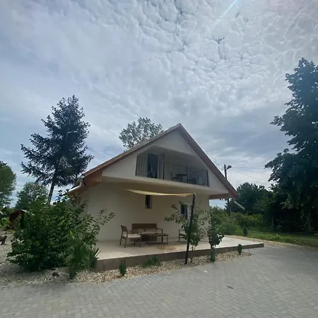 Megnyugtat-lak Vendeghaz * Tokaj